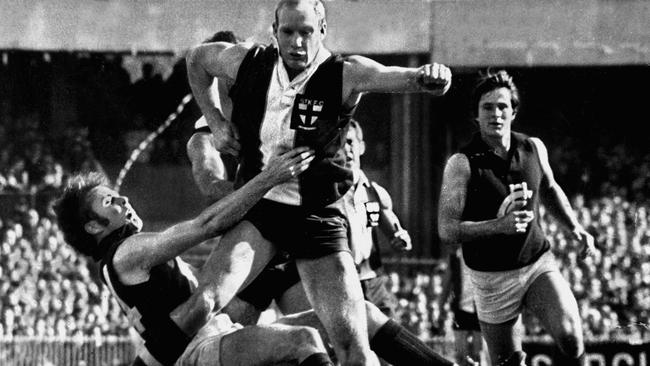 St Kilda ruckman Carl Ditterich playing at the MCG.