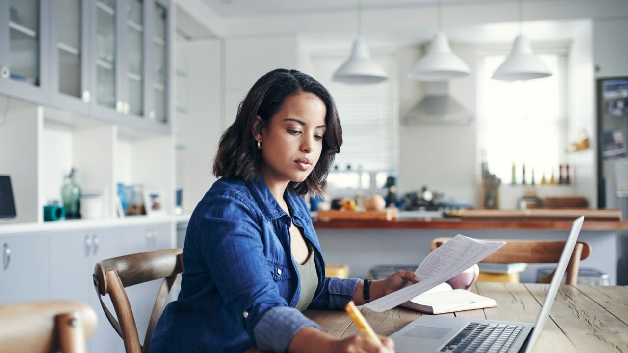 Jobs data shows Aussie workers feel overworked and undervalued.