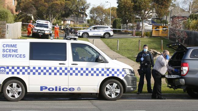 The bomb squad were called to Monterey Drive on Sunday. Picture: Alan Barber