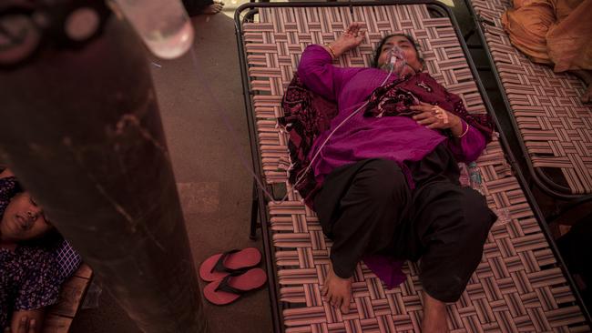 With cases crossing 400,000 a day and with more than 3500 deaths recorded in the last 24 hours, India's Covid-19 crisis is intensifying and shows no signs of easing pressure on the country. Picture: Getty