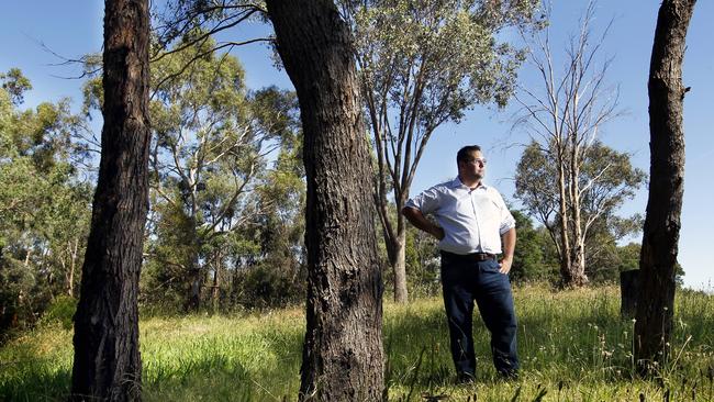 High profile chief spin doctor and former Victorian Labor minister Phil Dalidakis tendered his shock resignation on Monday morning.