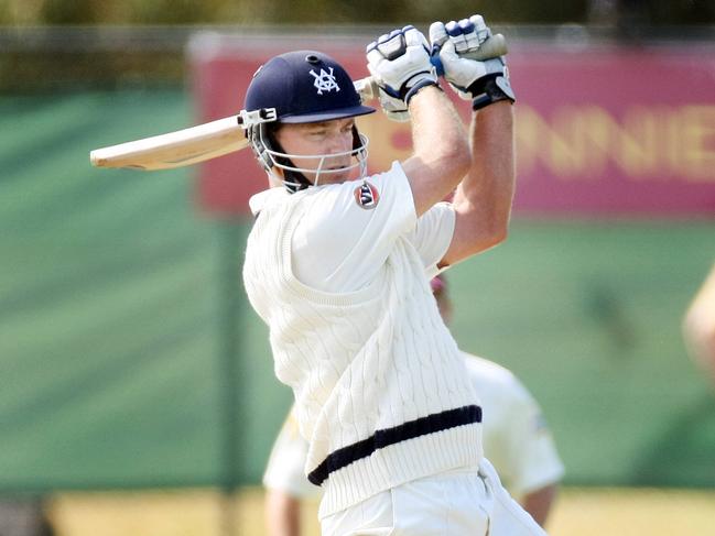 Nick Jewell cuts for Victoria against Queensland in the Sheffield Shield final at the Junction Oval in 2009. Jewell will resume his playing career in the MPCA next season.