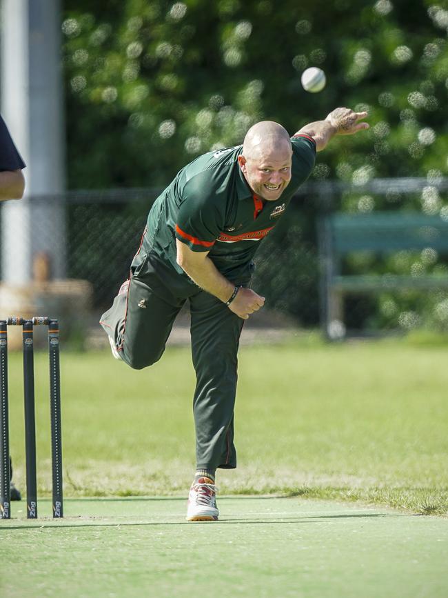 Russell Lehman bowling for Tooradin.