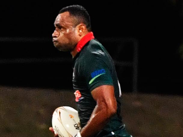 NTRU Semi Finals - South Darwin v Casuarina: South Darwin player Setefeno Cakau runs down field