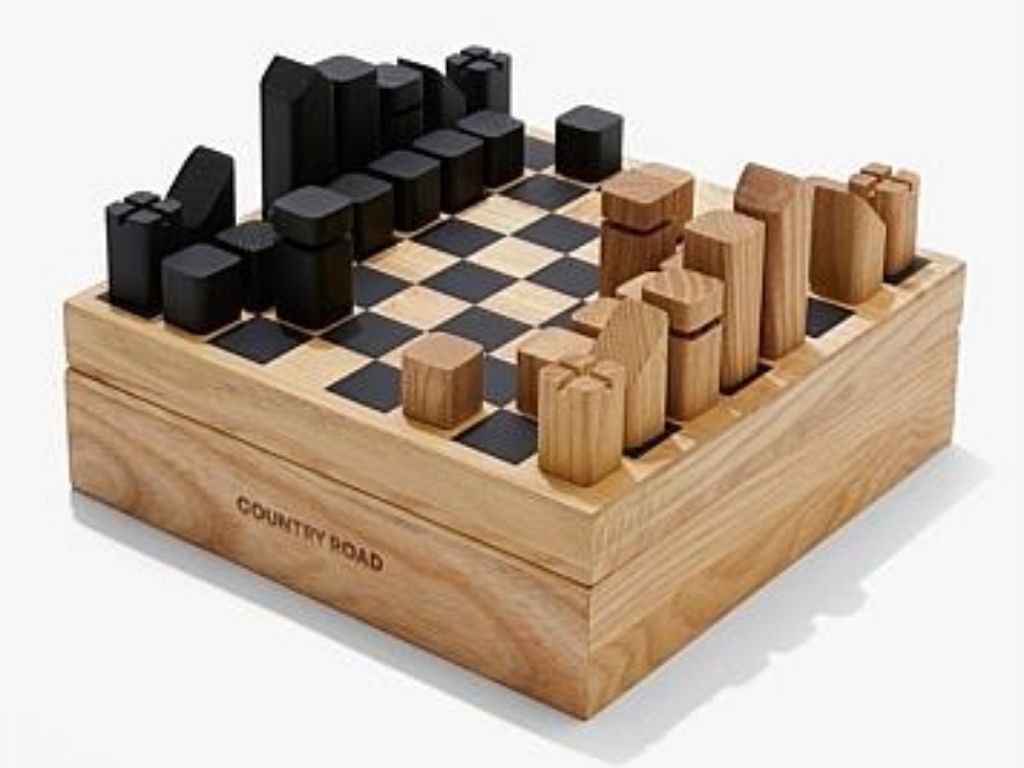 Country Road Check Chess Set