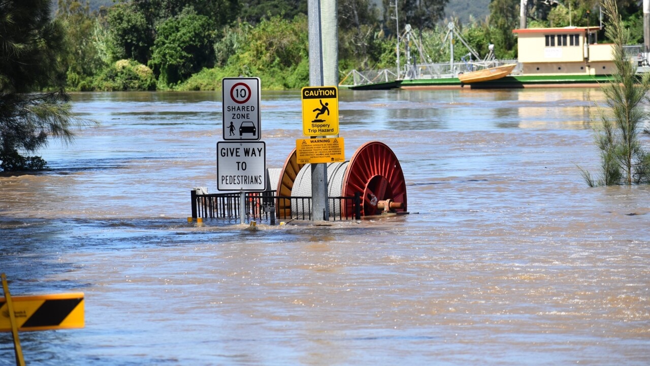 Disaster payment announcement 'should have happened last week'