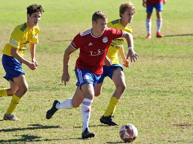 Albion Park White Eagles youngster Mitchell Cooper playing against Bulli. Picture: Dylan Arvela