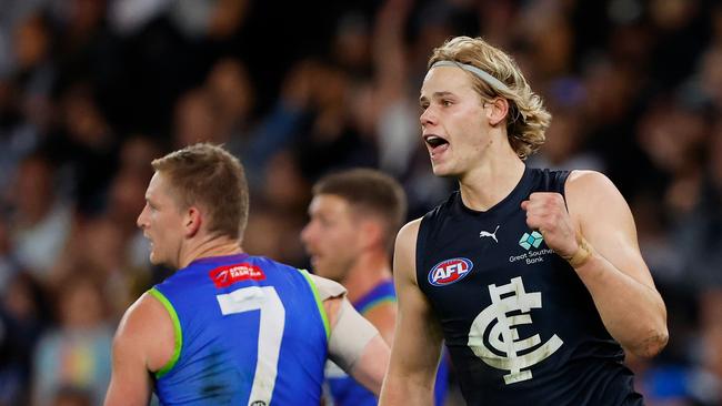 Michael Voss says Carlton will provide Tom De Koning with all the support he needs to make a decision on his future later this season. Picture: Dylan Burns / Getty Images