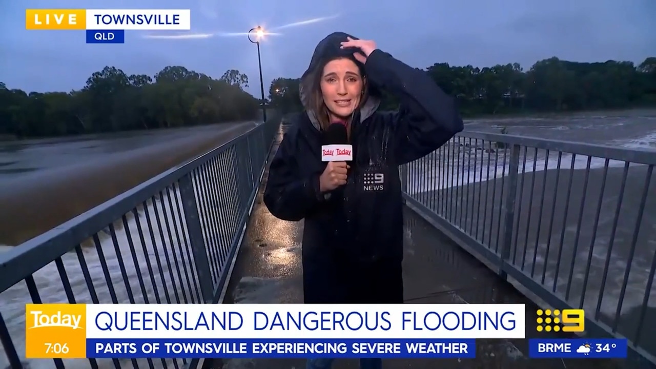 Queensland on alert for flooding after heavy rainfall