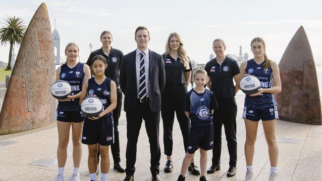 Geelong United is joining the WNBL. Jasmine King, Jolissa Carriedo, Megan Moody, Geelong Mayor Trent Sullivan, Connie Bolger, Kensi King, Vicki King, Poppy Stevens.