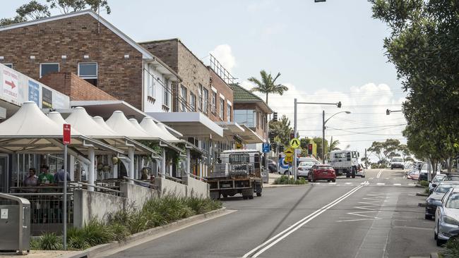 Shops under renovation on Lawrence St, Freshwater, in 2019. (AAP IMAGE / Troy Snook)