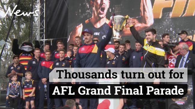 Thousands turn out for AFL Grand Final parade