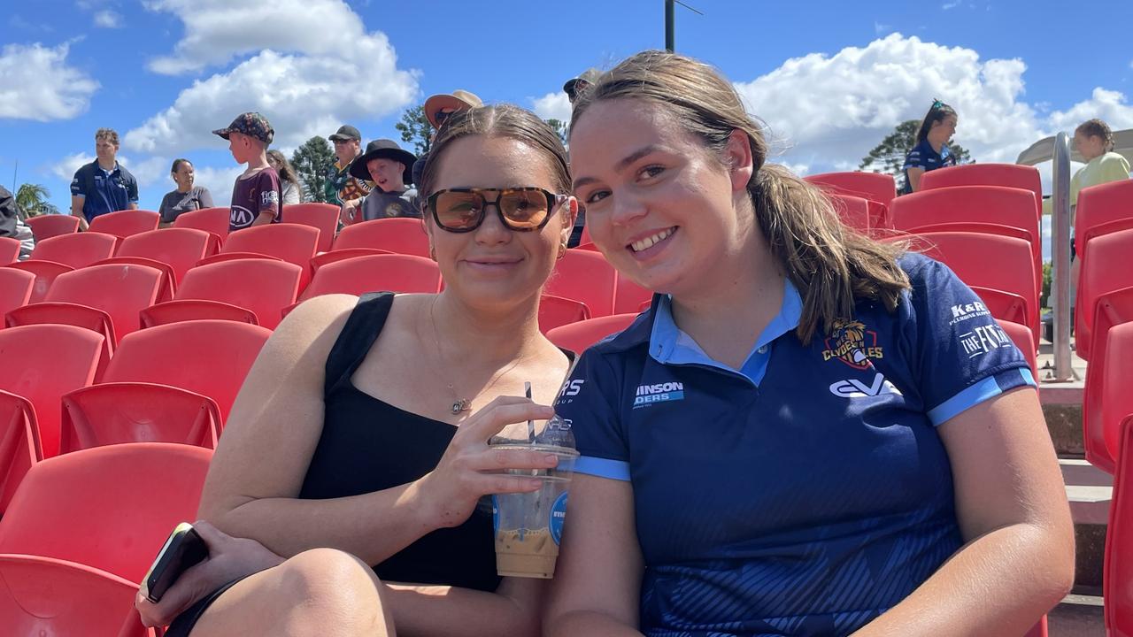 Makaylah Kennedy and Bridget Lucas show their support for the Western Clydesdales BMD Premiership team.