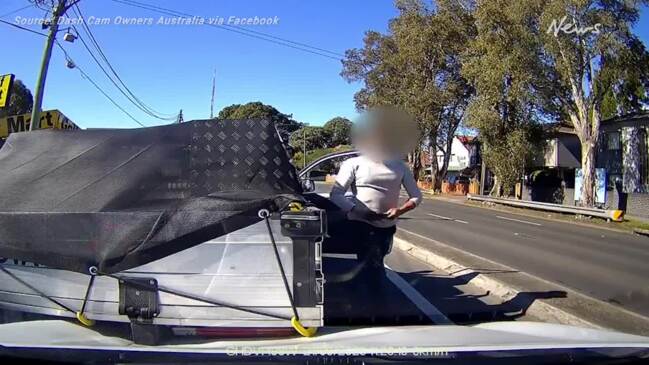 Tradies erupt after bizarre traffic move