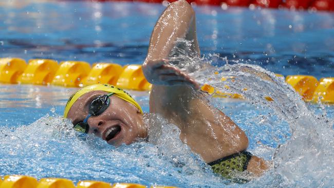 Aariarne Titmus powers through the pool in Tokyo.