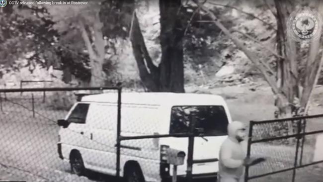 The van leaves the property after the break-in.