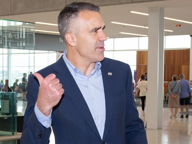 Premier Peter Malinauskas at Adelaide Airport, departing on a visit to SIngapore, China and Hong Kong. 14th September 2023 Picture: Brett Hartwig