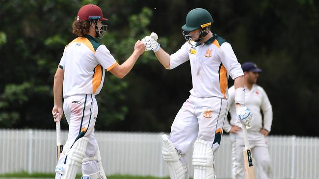 Helensvale Pacific Pines batsman Harry and Jack Lickiss Taper Premier League grand final between Mudgeeraba Nerang and Helensvale Pacific Pines. Sunday March 26, 2023. Picture, John Gass