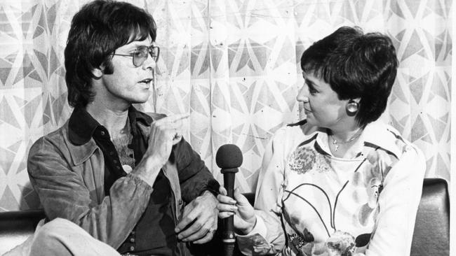 1977: Wills interviews British singer Cliff Richard in the TAA lounge at Adelaide Airport, May 19, 1977. Photo: News Corp.