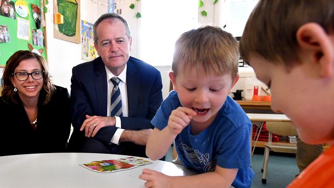 Opposition early childhood education and development spokeswoman Amanda Rishworth, Opposition Leader Bill Shorten and four-year-old Lucas. Picture: AAP / Dave Hunt