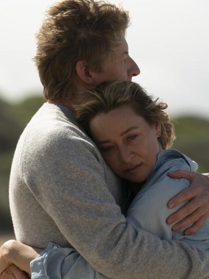 Asher Keddie and David Wenham in a scene from the television drama Fake.