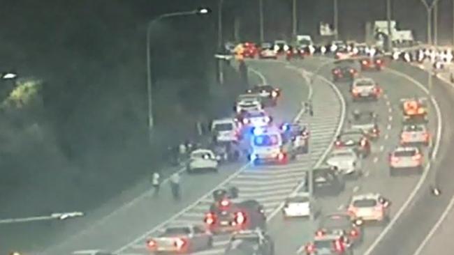 Image of a multi-vehicle crash on the M1 at the Bermuda Street turn-off. Image: Channel Nine News