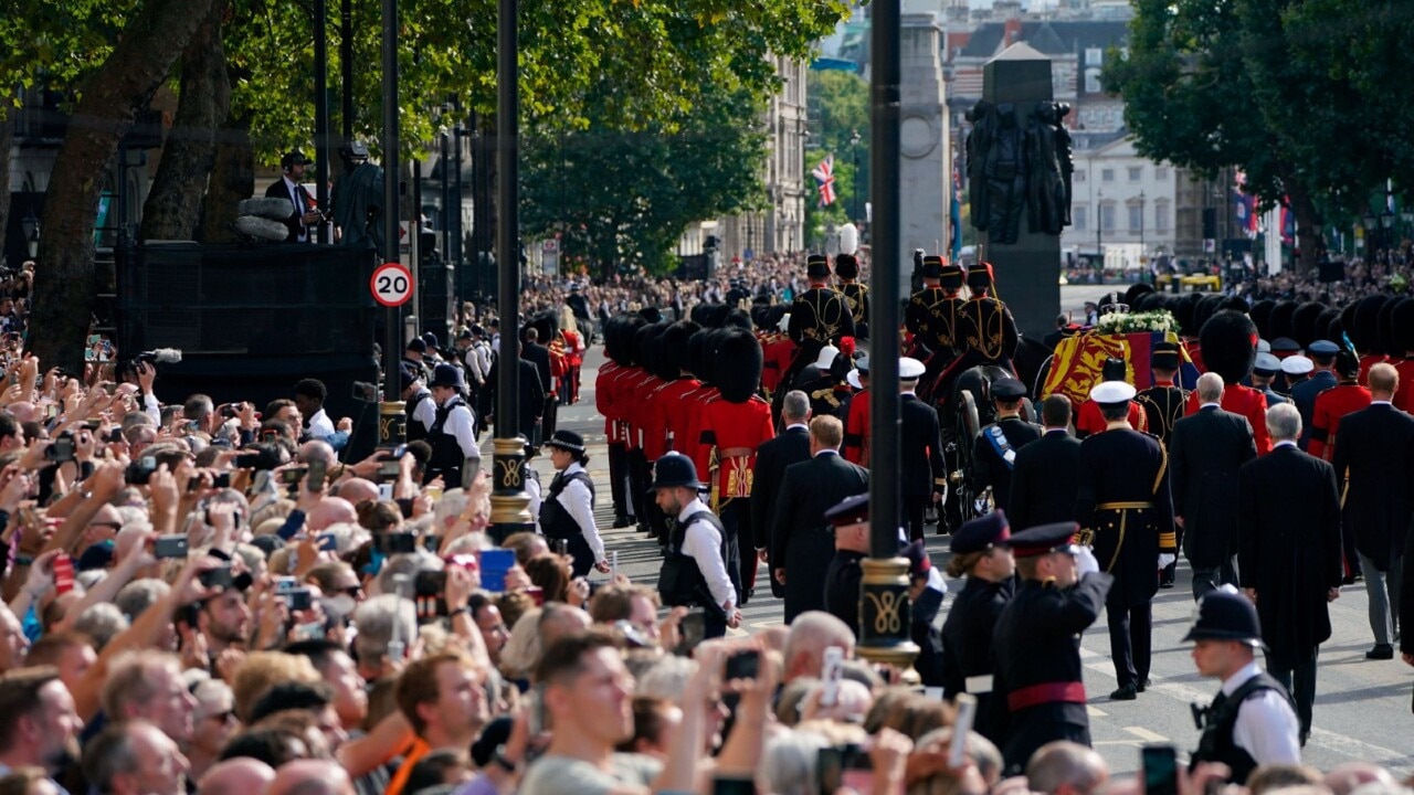 'Eerie silence' descended over London before Queen's final journey to Westminster Hall