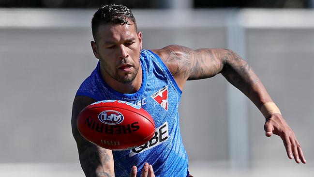 Lance Franklin proved his fitness during Sydney’s main training session on Tuesday. Picture: Toby Zerna.