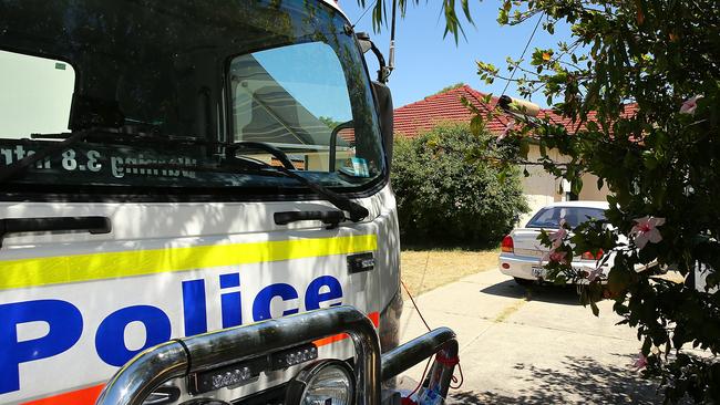 Police examine the home of Bradley Robert Edwards on December 23 in Kewdale, Perth. Picture: Paul Kane