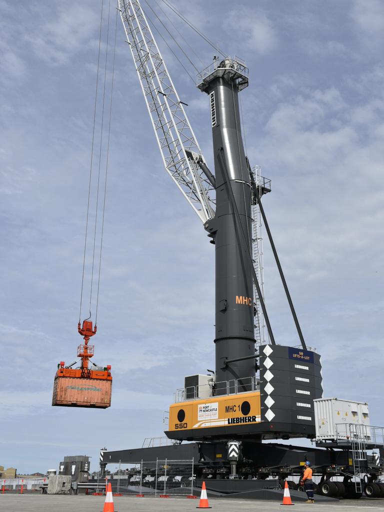 The Port of Newcastle in Australia $32.4 million electrical harbour cranes have been delayed.