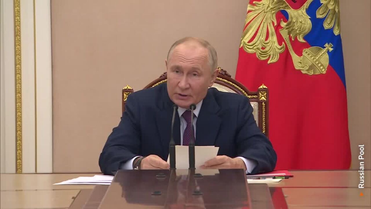 Putin issues a nuclear warning to the West over Ukraine