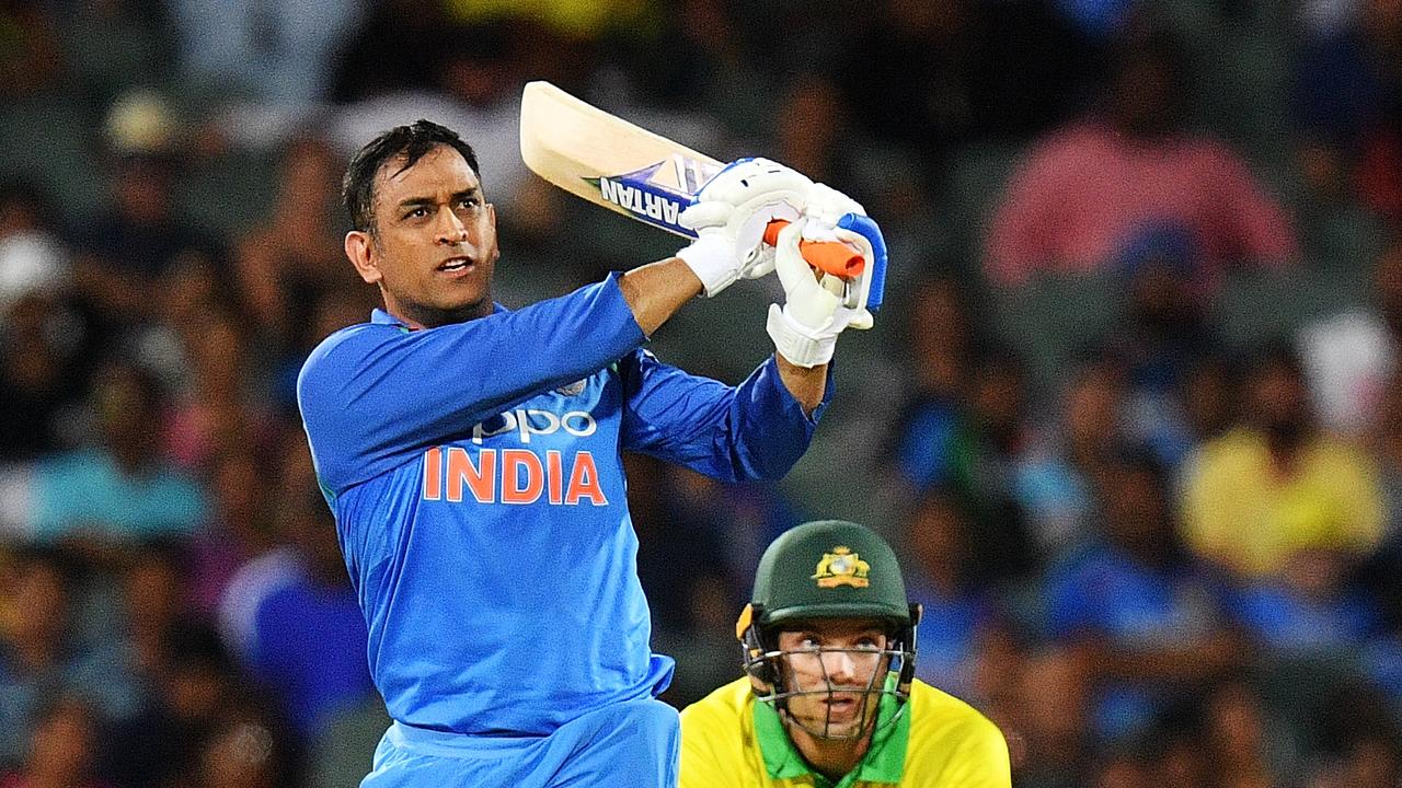 Mike Hussey believes MS Dhoni is cricket’s greatest ever finisher.