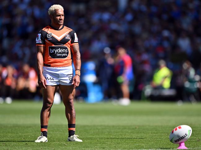 Will Apisai Koroisau kick goals. Picture: Kai Schwoerer/Getty Images