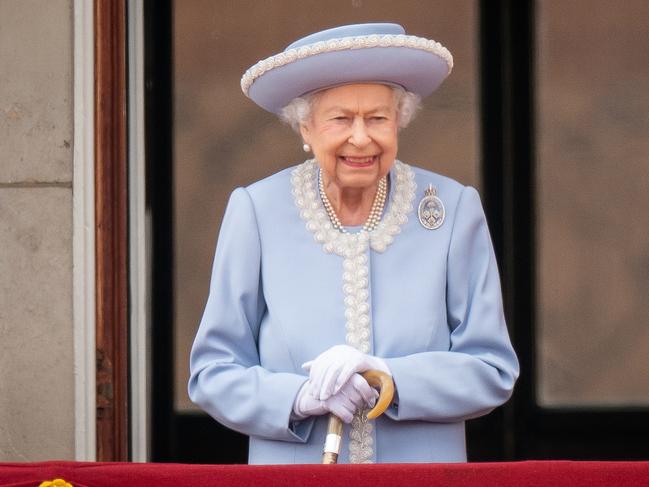 Queen suffers ‘discomfort’, pulls out of event