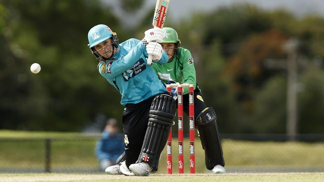 MOE, AUSTRALIA - NOVEMBER 20: Amelia Kerr of the Heat bats during the Women's Big Bash League match between the Melbourne Stars and the Brisbane Heat at Ted Summerton Reserve, on November 20, 2022, in Moe, Australia. (Photo by Darrian Traynor/Getty Images)