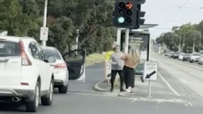 Road rage brawl in street (Today)