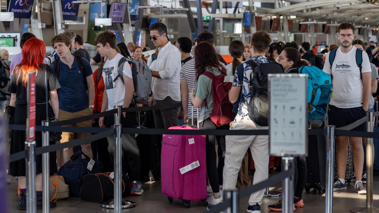 Cheapest and most expensive days for Australians to fly in December ...