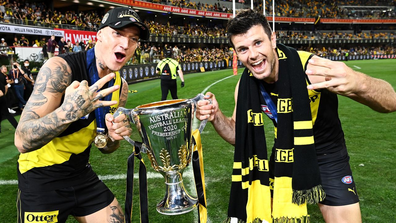 Nick Scott visits Tigerland, trophy, Richmond 