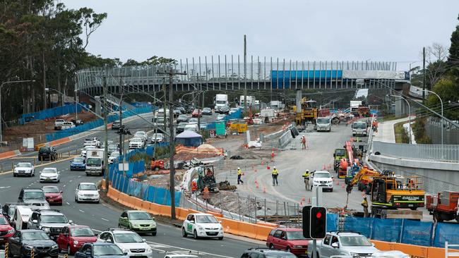 Roadworks are not on schedule in Frenchs Forest. Picture: (AAP Image / Julian Andrews).