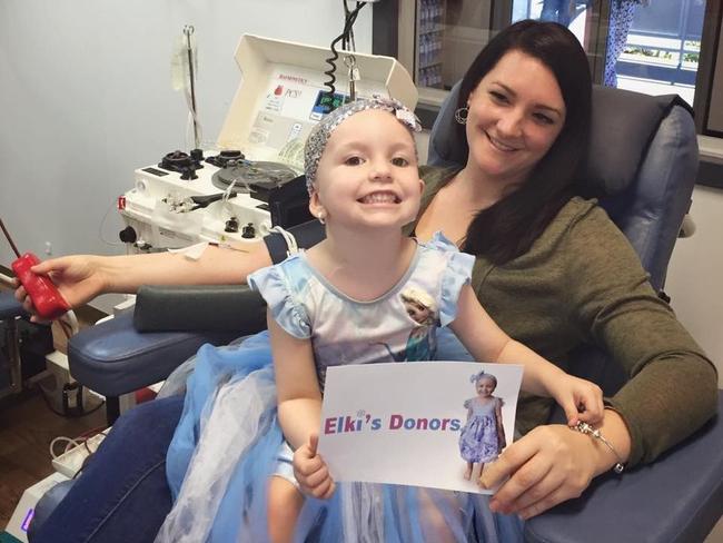 Mum Lisa Dean donating blood for group Elki's Donors with daughter Elki. Picture: Elki's Journal | Facebook