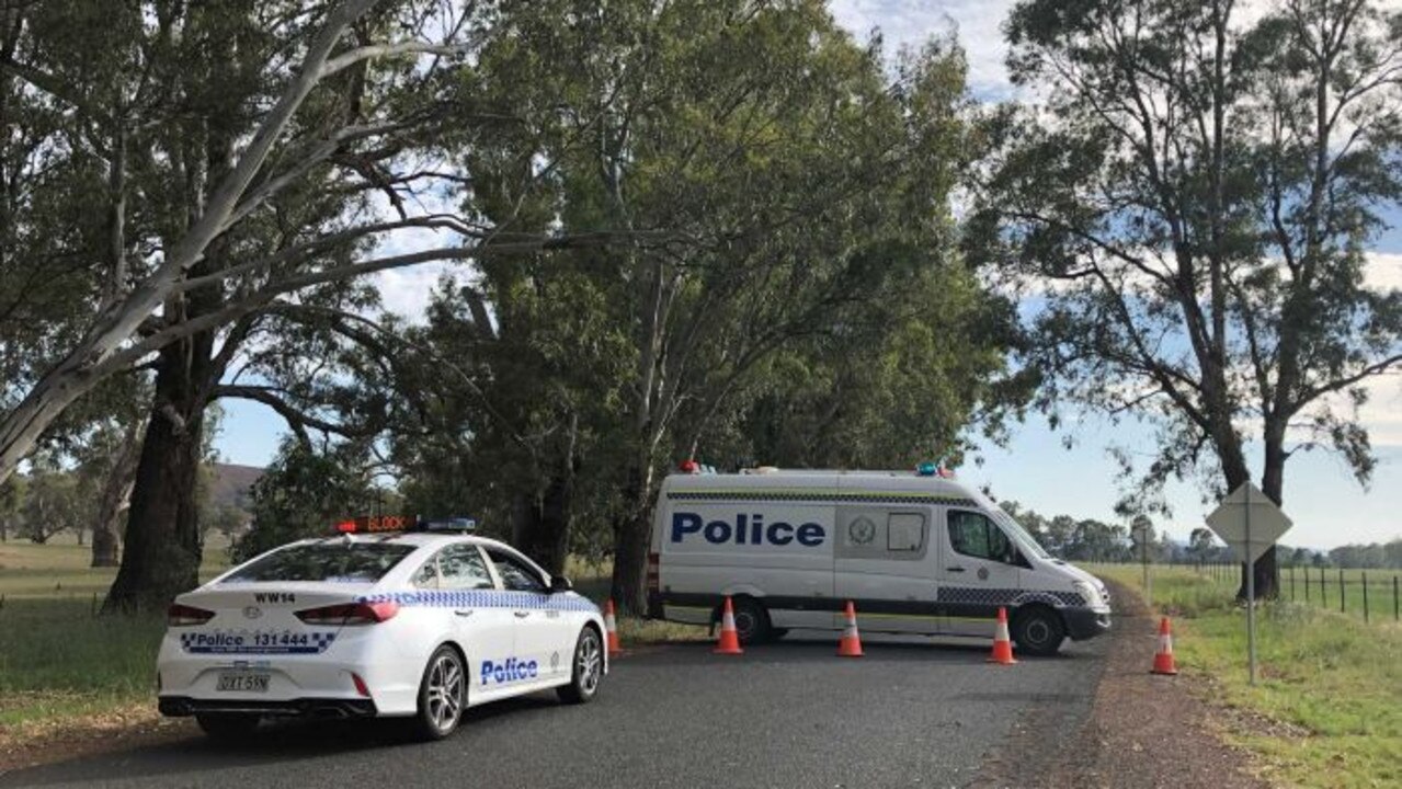 Wagga Wagga, Wantabadgery, body: Teenager found dead on road | news.com ...