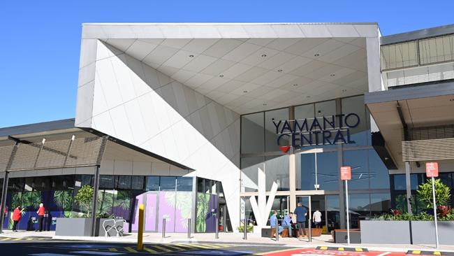 Yamanto Central shopping centre opened its doors to shoppers on Thursday morning.