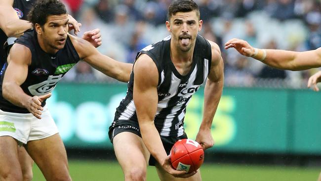 Scott Pendlebury in action against Carlton last weekend. Picture: George Salpigtidis