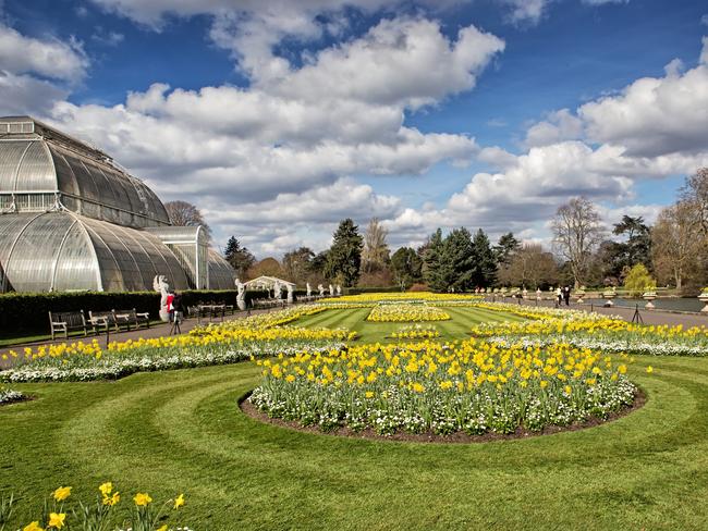 18. KEW The breathtaking Kew Gardens is a UNESCO World Heritage Site and a wonderful place to escape the bustle of the city. The 133ha site contains the iconic Palm House, with a unique collection of tropical plants and an arboretum of more than 14,000 trees. A new children’s garden opens in 2019.