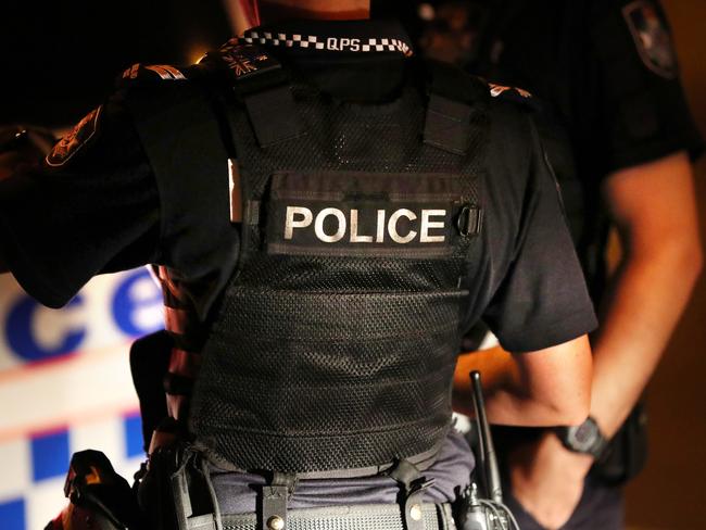 Drunk 21yo threatens to punch cop assisting unconscious man