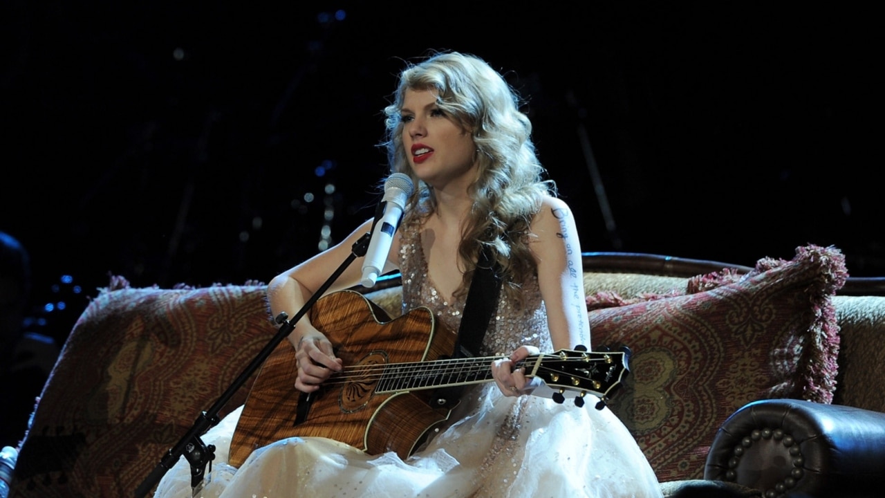 Hundreds enrol in Taylor Swift course at Harvard