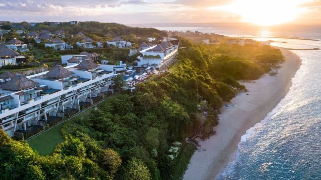 Escape to paradise with this incredible deal on the Samabe Bali Suites and Villas. Picture: Luxury Escapes
