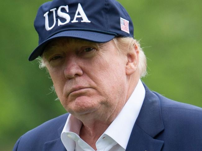 Us President Donald Trump walks from Marine One to the  White House on May 8, 2020 in Washington, DC after returning from Camp David. - Donald Trump will wrap himself in the mantle of America's arguably greatest president with a television extravaganza later Sunday at the Lincoln Memorial meant to leave the coronavirus crisis behind and relaunch his election campaign. (Photo by Andrew CABALLERO-REYNOLDS / AFP)