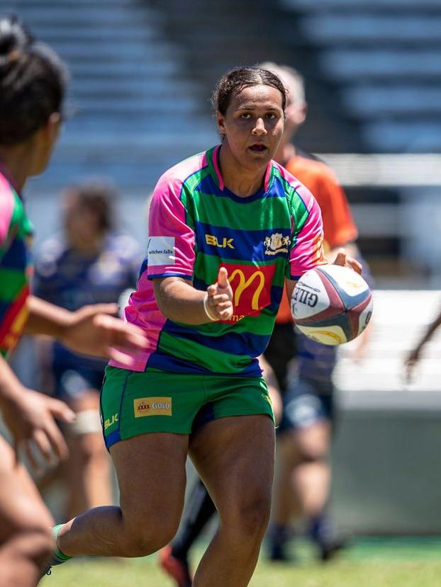 GPS star Wasie Toolis passes the ball. PIC: B Hertel/QRU