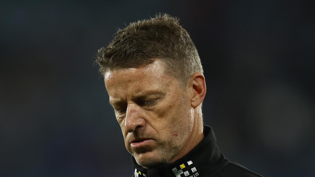 MELBOURNE, AUSTRALIA – JULY 16: Tigers head coach Damien Hardwick looks on before the round 18 AFL match between the North Melbourne Kangaroos and the Richmond Tigers at Marvel Stadium on July 16, 2022 in Melbourne, Australia. (Photo by Daniel Pockett/Getty Images)